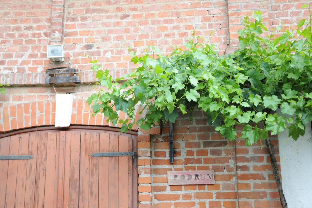 Wellness B&B Winery Sontacchi Kutjevo Экстерьер фото