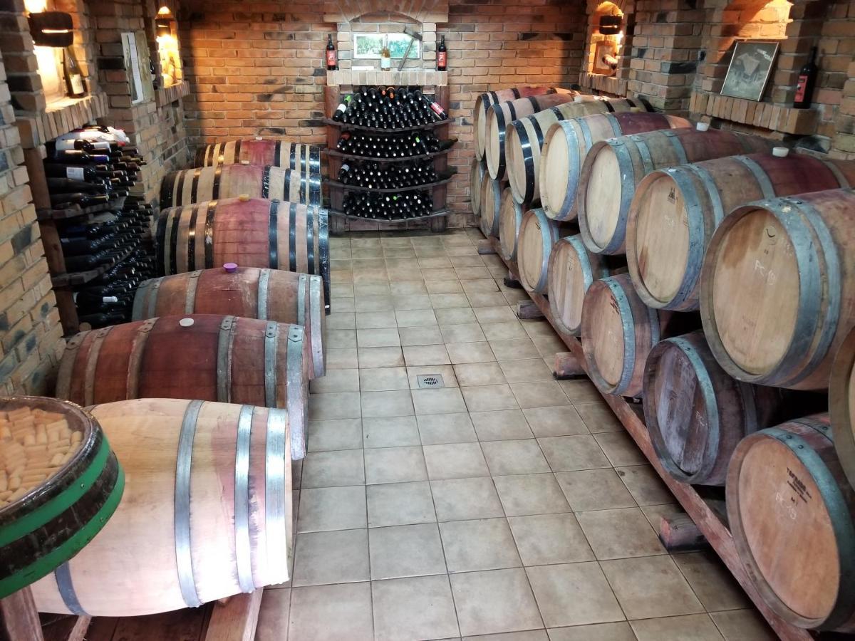 Wellness B&B Winery Sontacchi Kutjevo Экстерьер фото