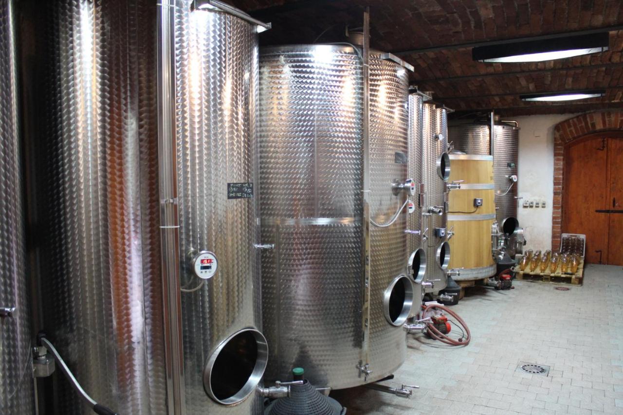 Wellness B&B Winery Sontacchi Kutjevo Экстерьер фото